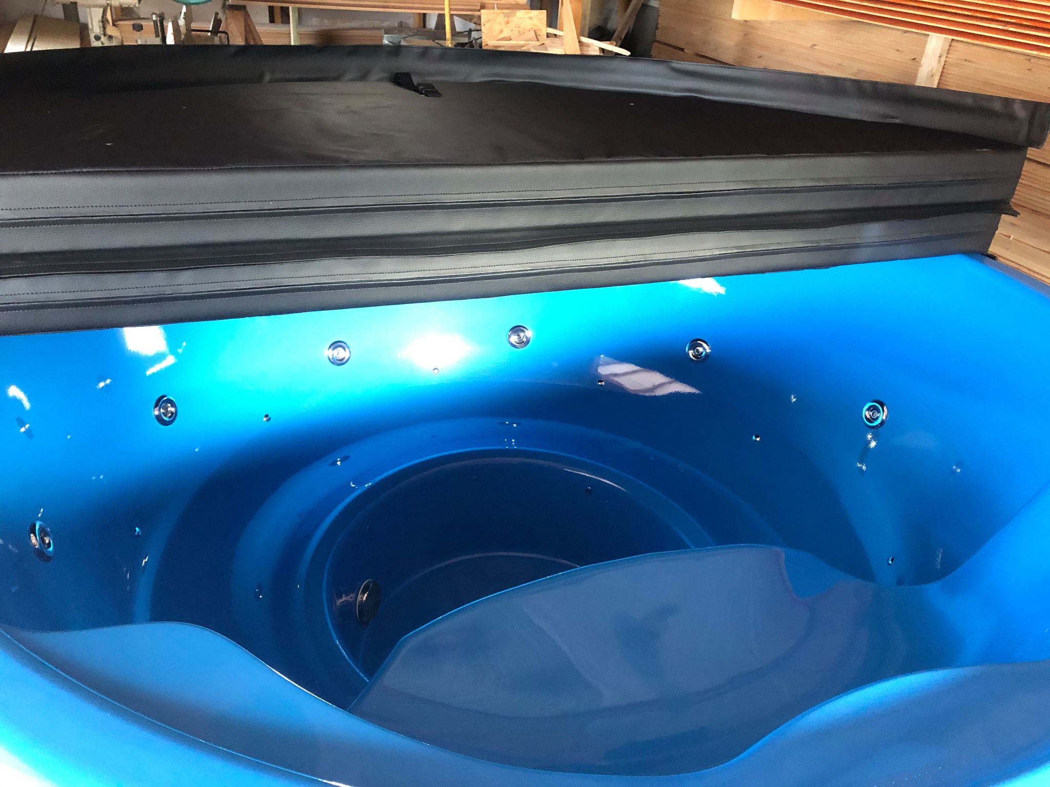 DELUXE FIBERGLASS WOODEN HOT TUB Eco Wood Hut