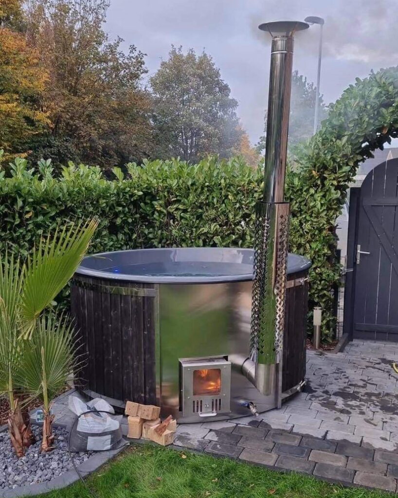 DELUXE FIBERGLASS WOODEN HOT TUB Eco Wood Hut